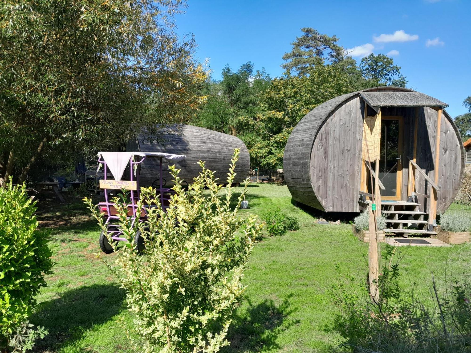 " Village Tonneaux De Tirpoil " Montilliers Esterno foto